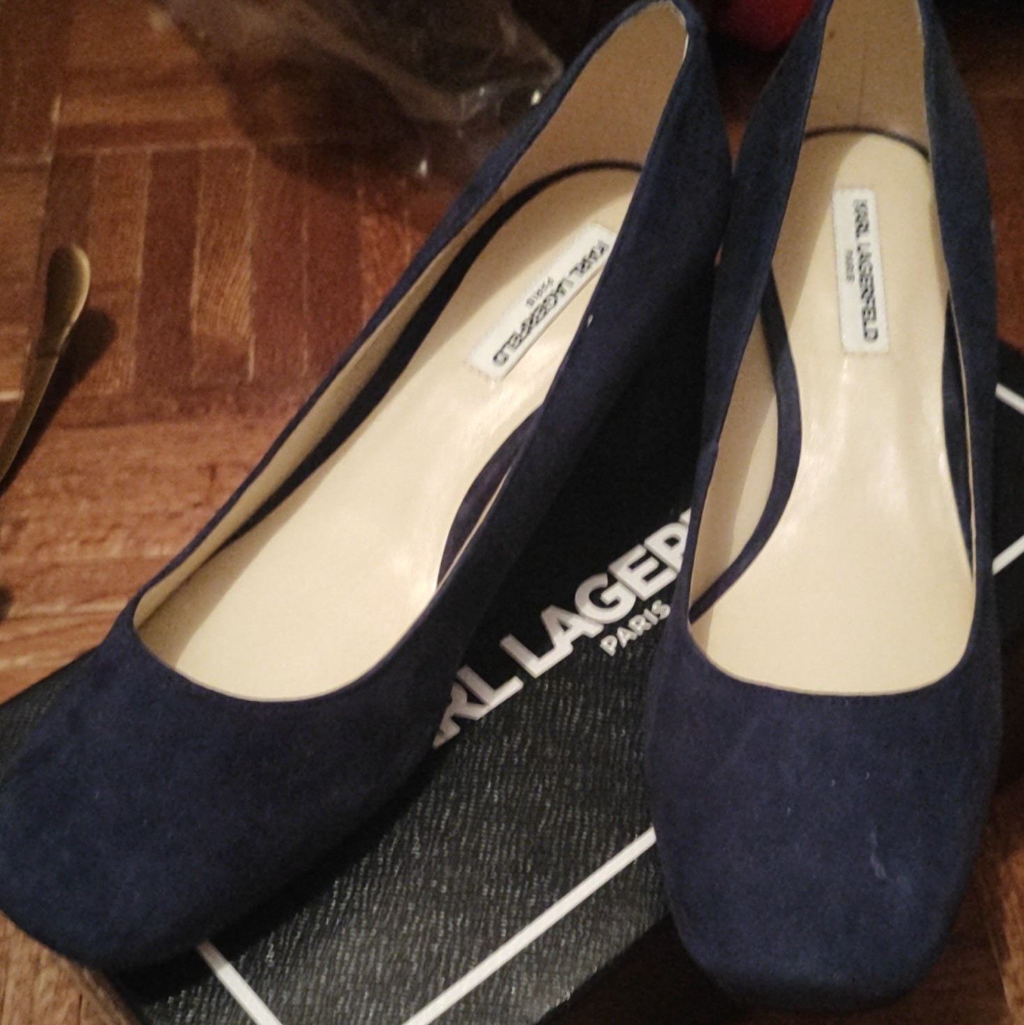 Karl Lagerfeld Paris Women’s Blue Suede Round Toe Slip-On Pumps Size 8.5