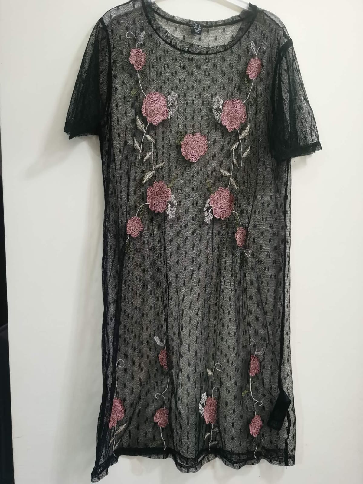 Women’s Black Mesh Floral Embroidered Midi Dress Short Sleeve Sheer size 2