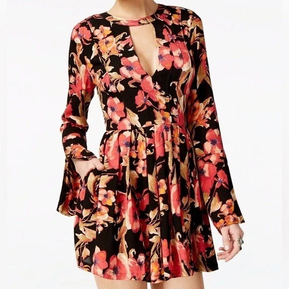 NWT Free People Tegan Black Floral Mini Dress Boho Size 6 Black Bell Sleeve