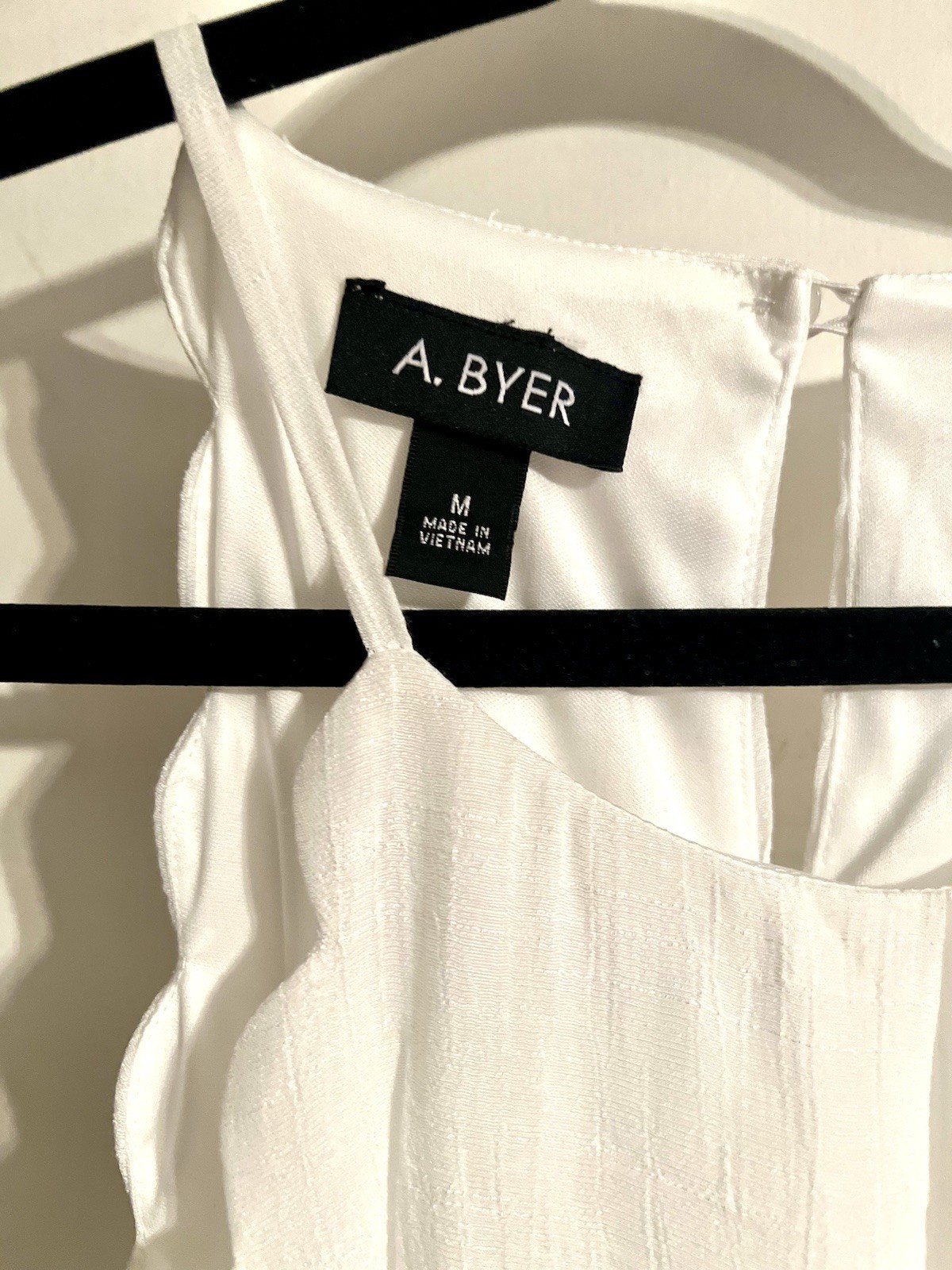 A. Byer White Sleeveless Spaghetti Strap Tank Top Women’s Regular Size M