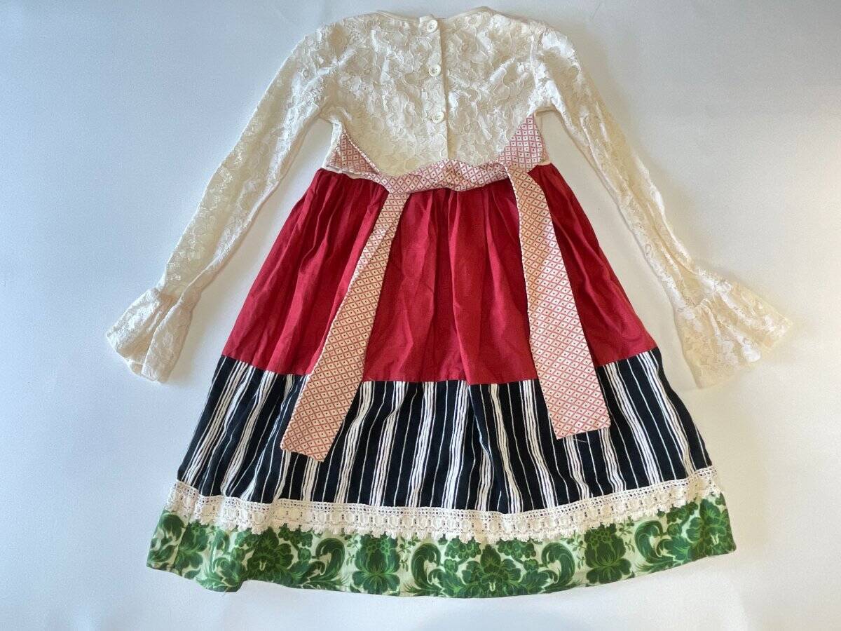 Persnickety size 10 Holly Berry Holiday Green Red Black Dress Lace Christmas B35