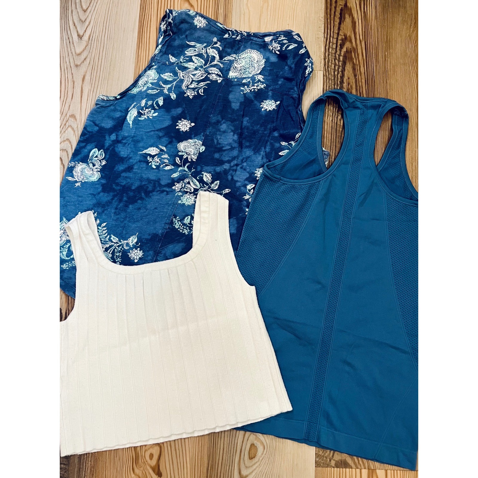 Blue & White Tank Bundle Womens S Sonoma, Sporty Raceback, Sincerely Jules Crop