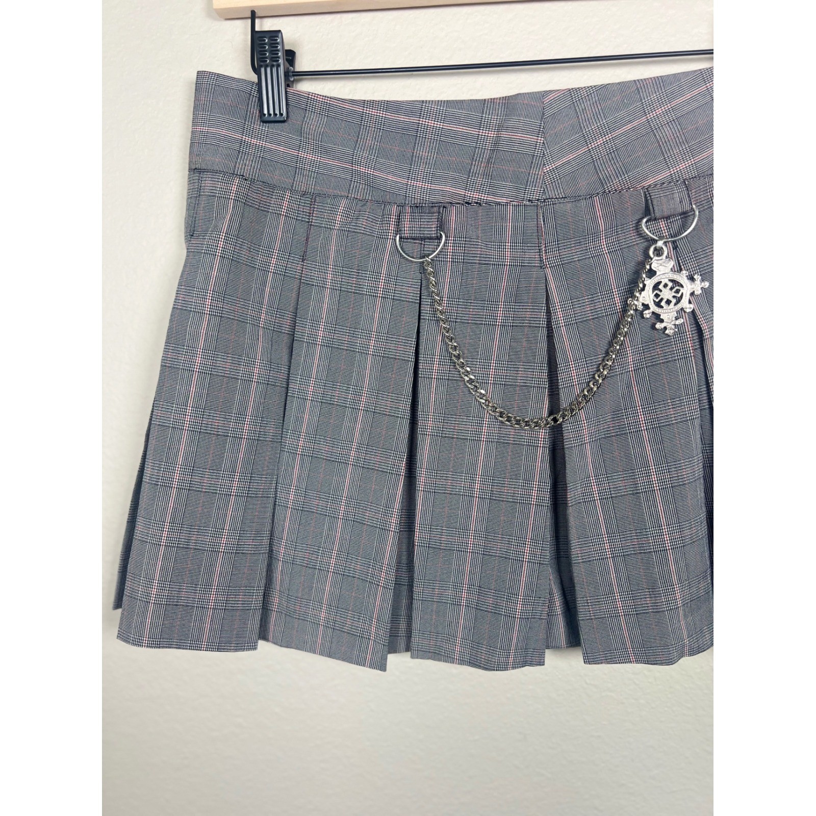 Vintage Wet Seal Plaid Skirt Pleated Mini Gray Red Chain Cross Sz 5 Y2K Punk Got