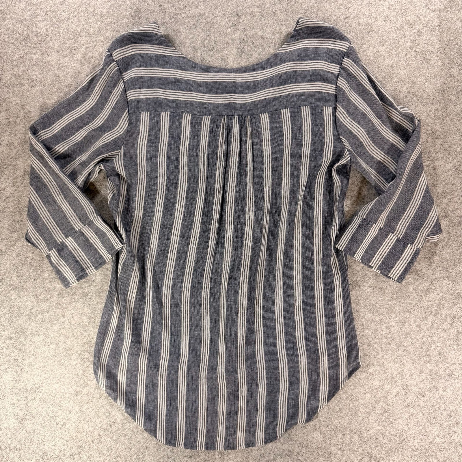 Fred David Women’s Gray and White Striped V-Neck 3/4 Sleeve High-Low Blouse