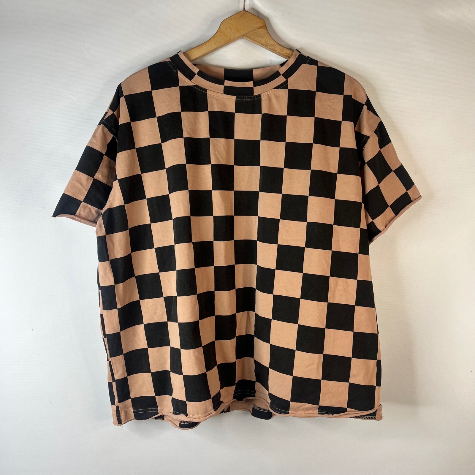 Ampersand Avenue T-Shirt Women Large Tan Black Checkerboard Oversized Raw Hem