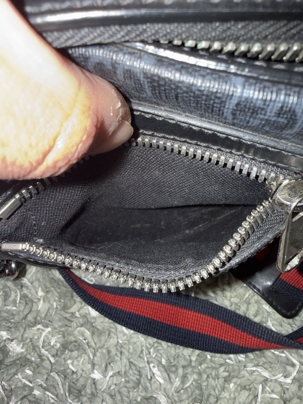 Gucci GG Supreme Crossbody Bag Black PVC Unused Condition