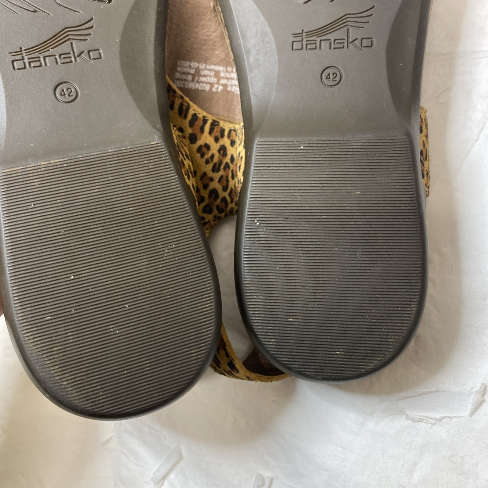 Dansko Reece Womens Sandals Leopard Print Suede Toe Loop Comfort Size 42 11.5/12