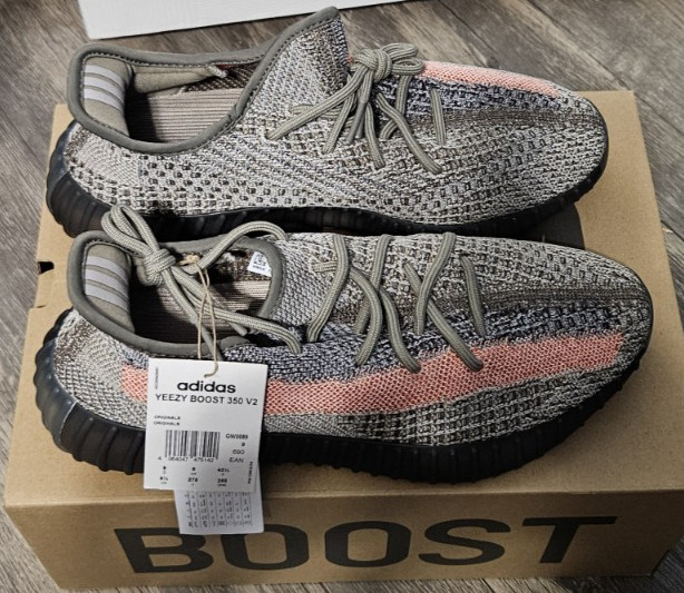 Size 9.5 – adidas Yeezy Boost 350 V2 Ash Stone