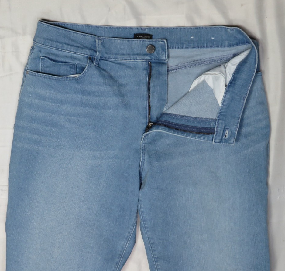 ANN TAYLOR FACTORY WOMENS 12 BLUE JEAN MOM RELAXED TAPER STRETCH DENIM DUNGAREE