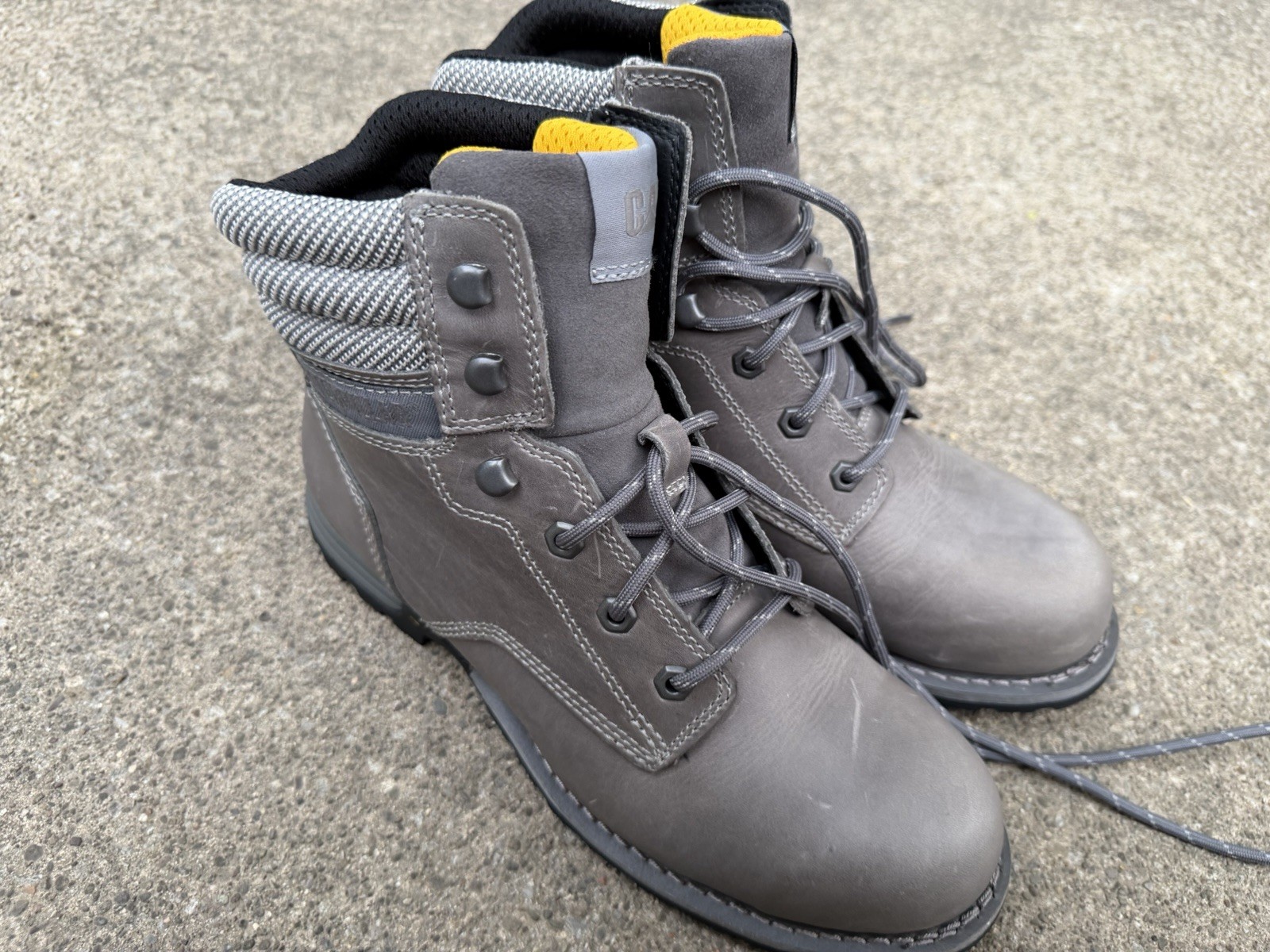 Brand New Caterpillar Steel Toed Boots, Size 10 (USA)￼