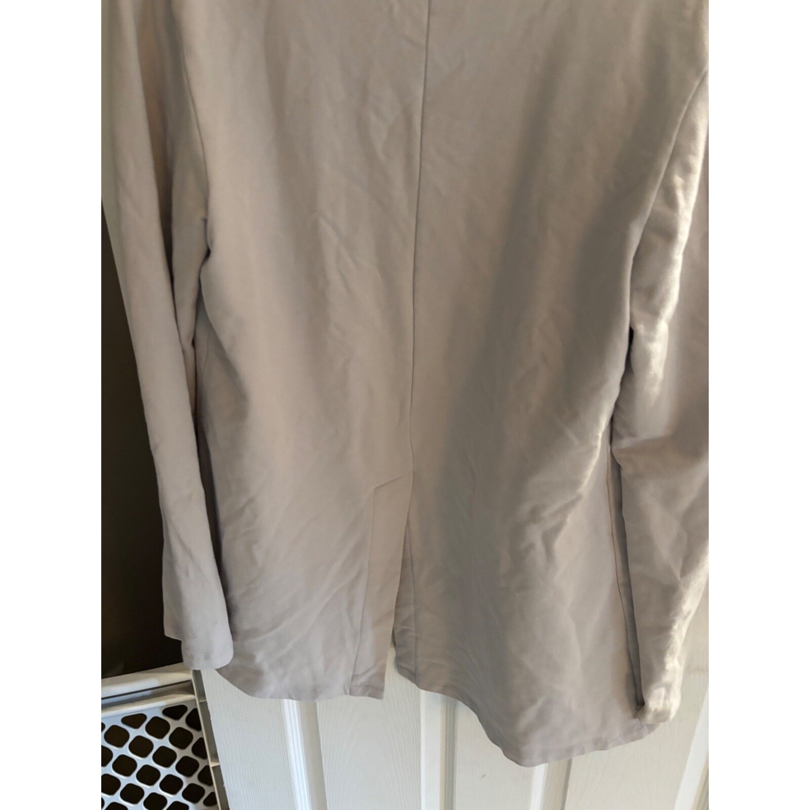 Lilla * P L/S Biege Collared Flap Over Top w/Slash Pockets Size XL