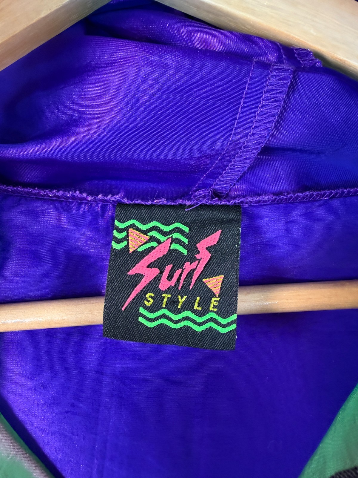 Surf Style Interplanetary Body Gear Windbreaker Small Iridescent Retro Pullover