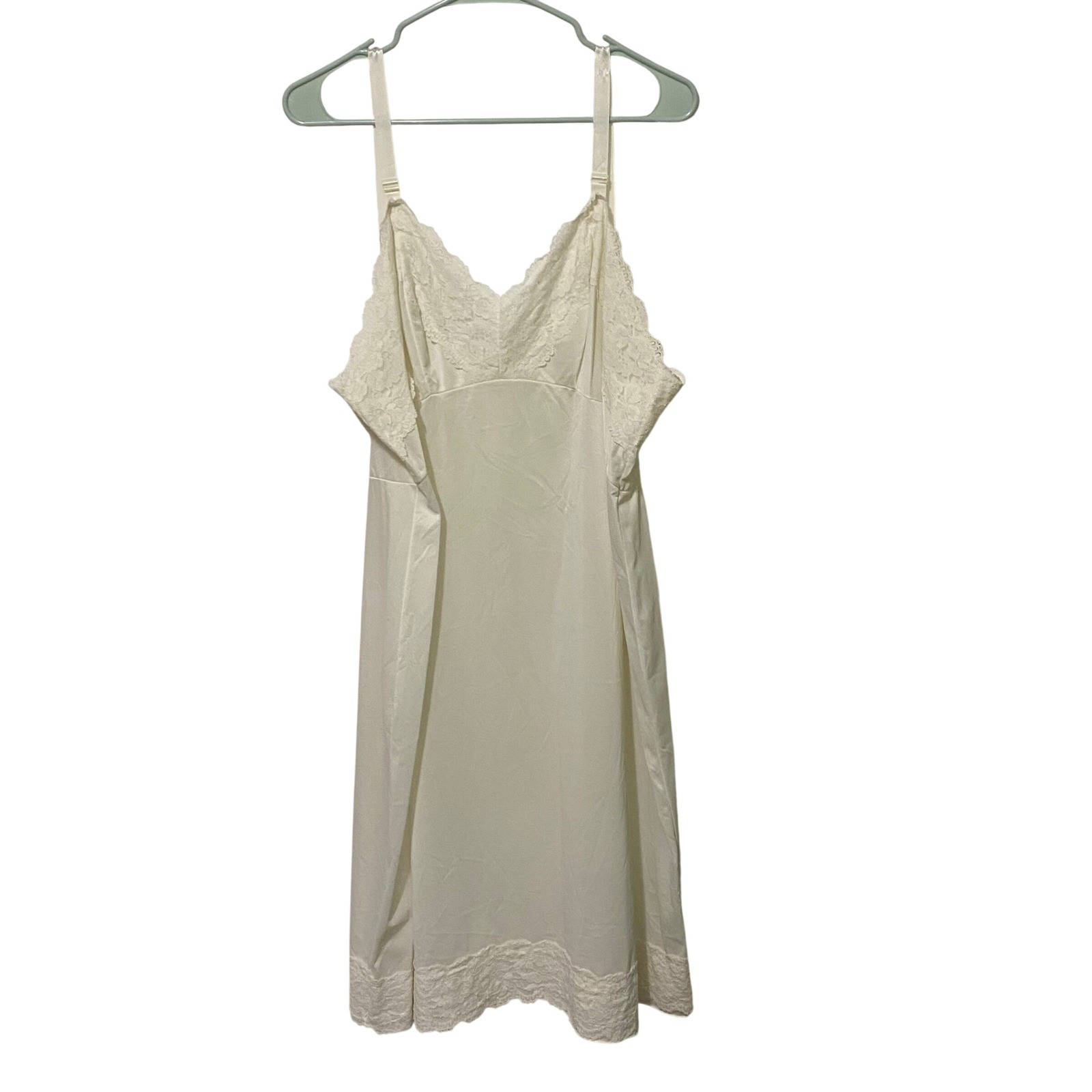 Vintage Full Slip L Cream Lace Trim Romantic Hyper Feminine Softgirl Coquette