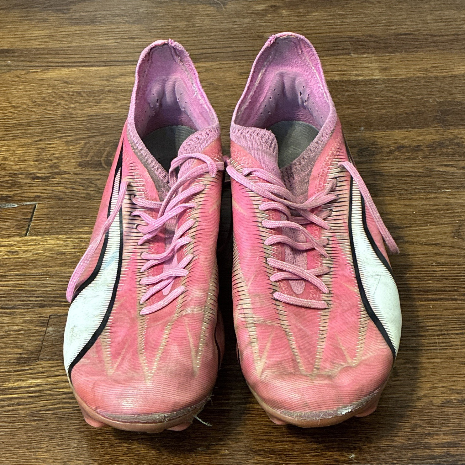 PUMA ULTRA Men’s Soccer Cleats Low Top Lace Up Spikes Pink White Black
