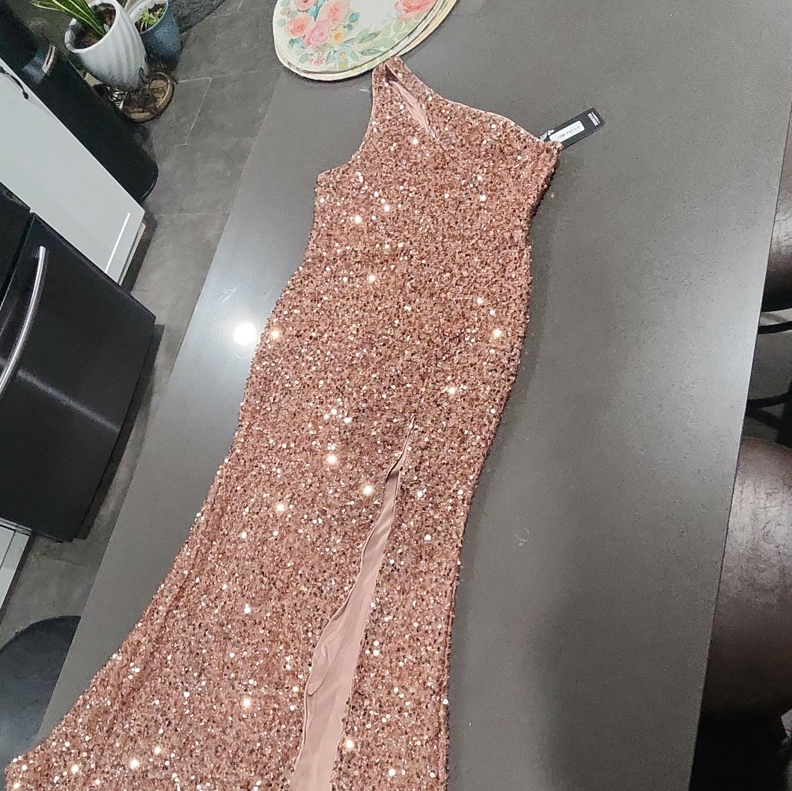 TOM WEBB Rose Gold Sequin V-Neck Sleeveless Long Formal Gown Dress Size 10