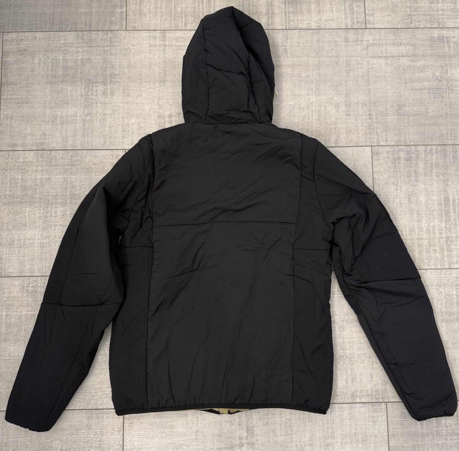 Massif Strato Low Loft Reversible Jacket – Camo /Black, Size M-R (non FR)