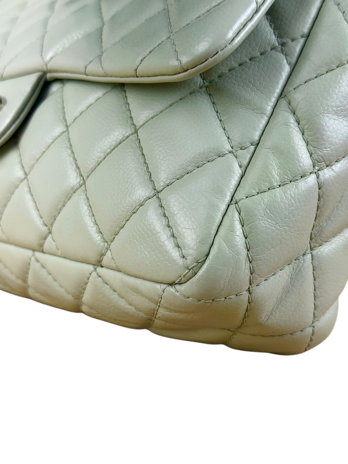 Size OS – Chanel Light Sage Green Medium Classic Flap Shoulder Bag 2008 / Pre-Ow