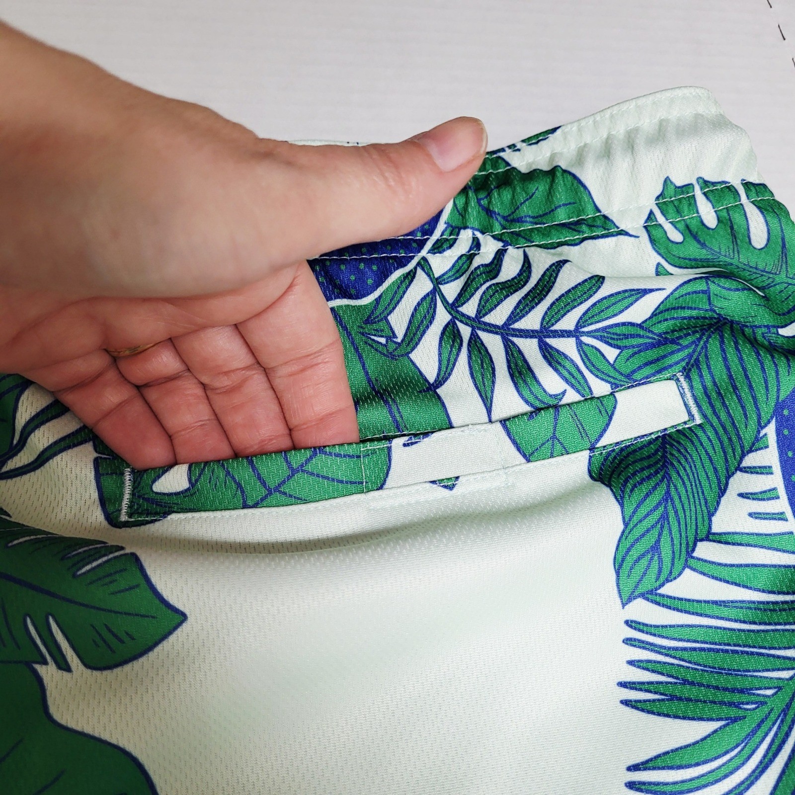 Jurassic Park Mens XL Swim Trunks Tropical Dinosaur Print Blue Green White NEW
