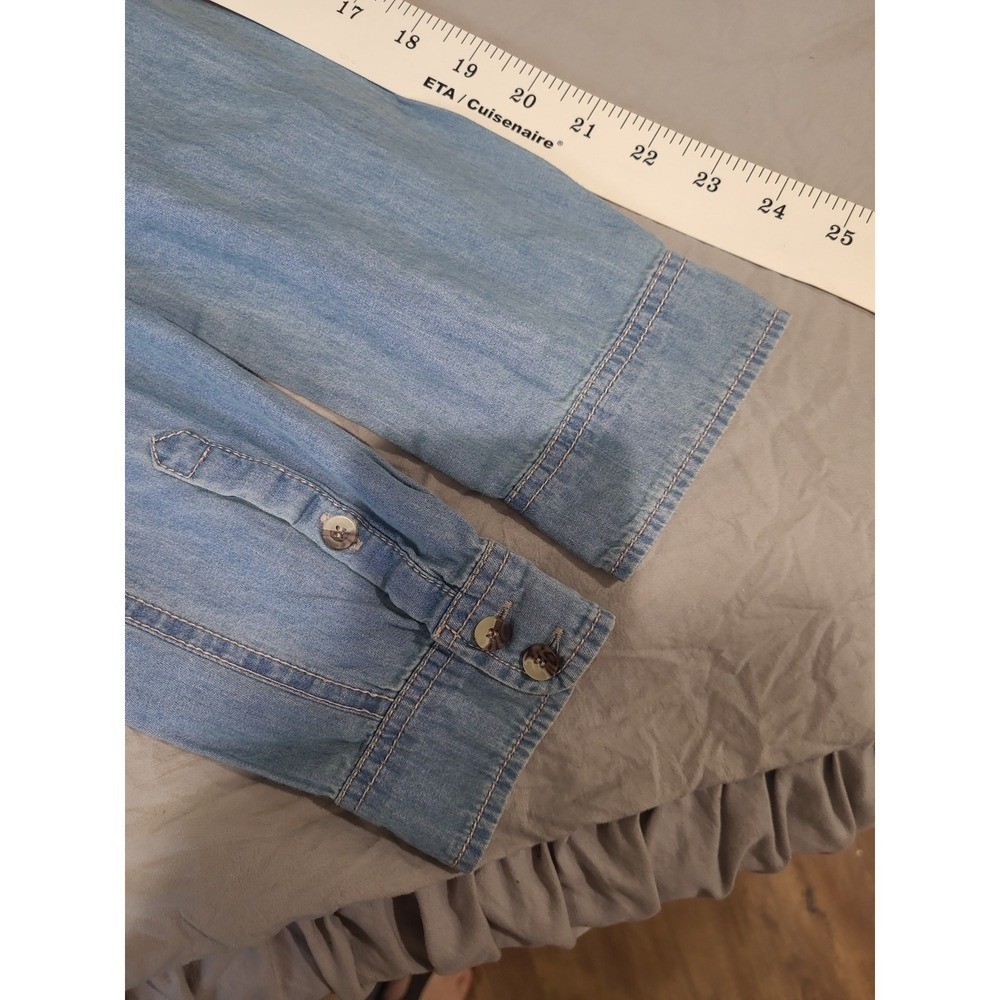 Bongo Cowgirl Western Button front shirt Rhinestone Women SZ M Chambray cotton