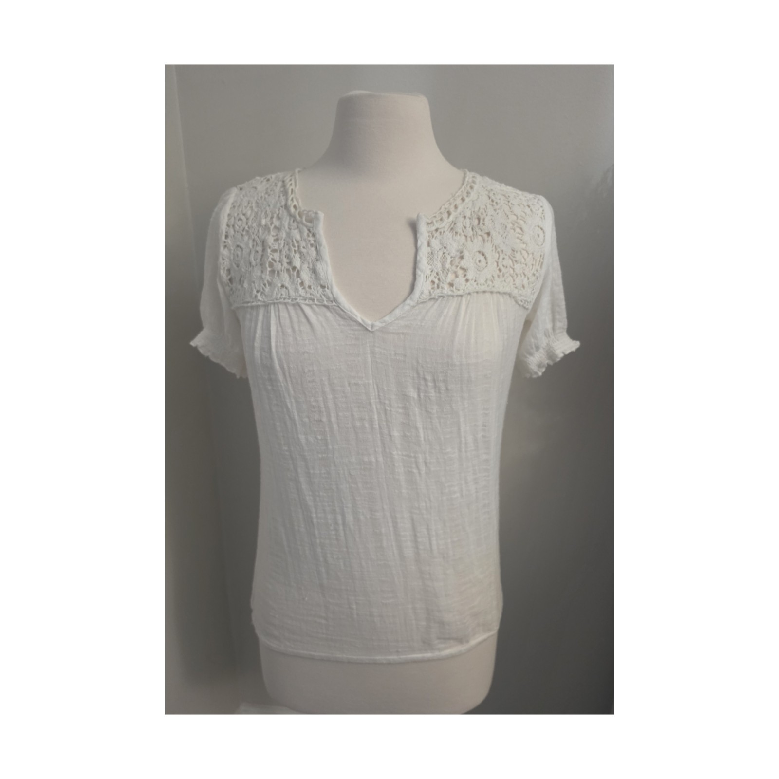 Joie XS Ivory Lace Yoke Blouson Top Cottagecore Romantic Peasant Gauzy Linen