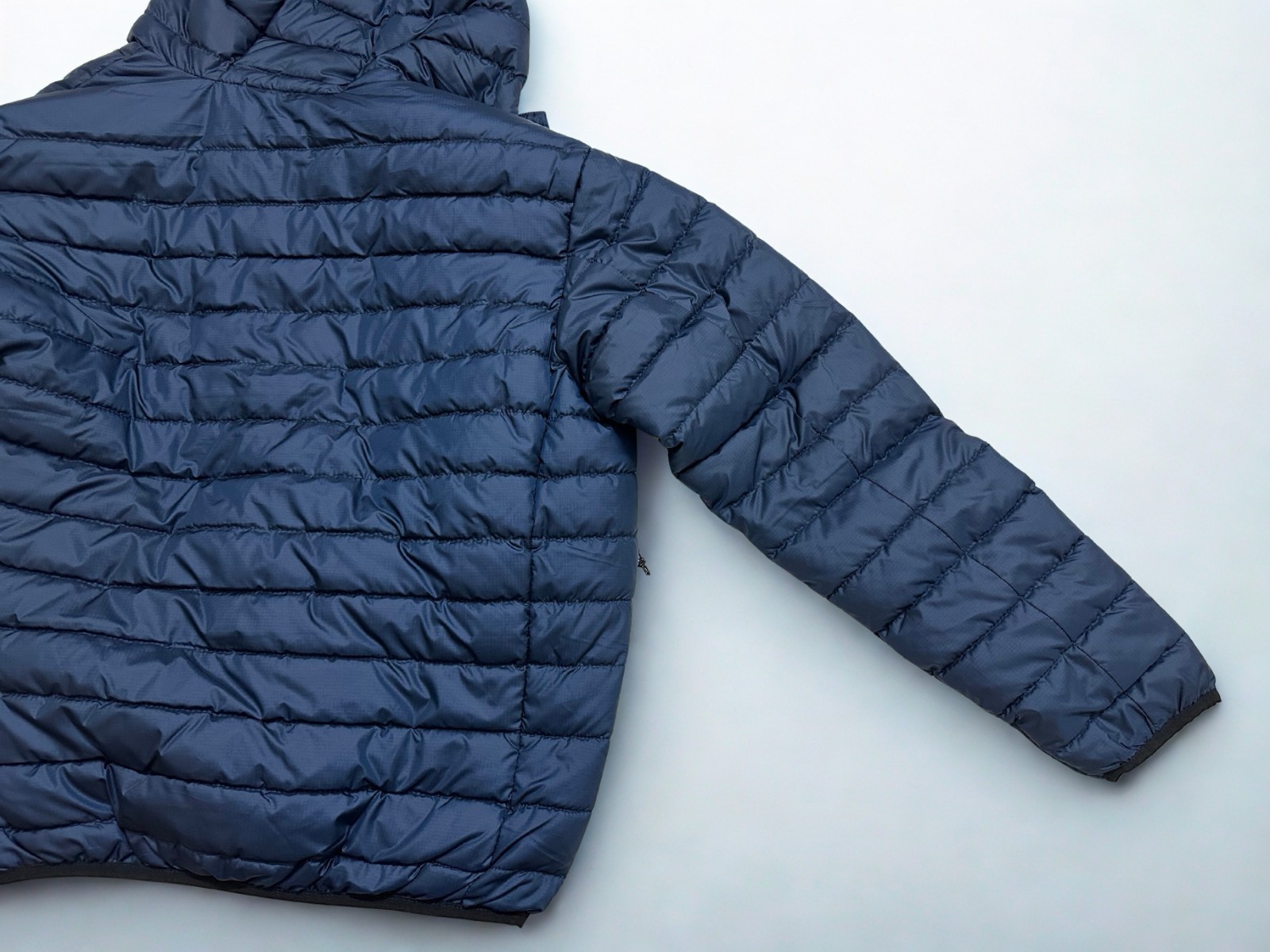 Moncler UME Reflective Blue Puffer Jacket Size 4 – New without tags