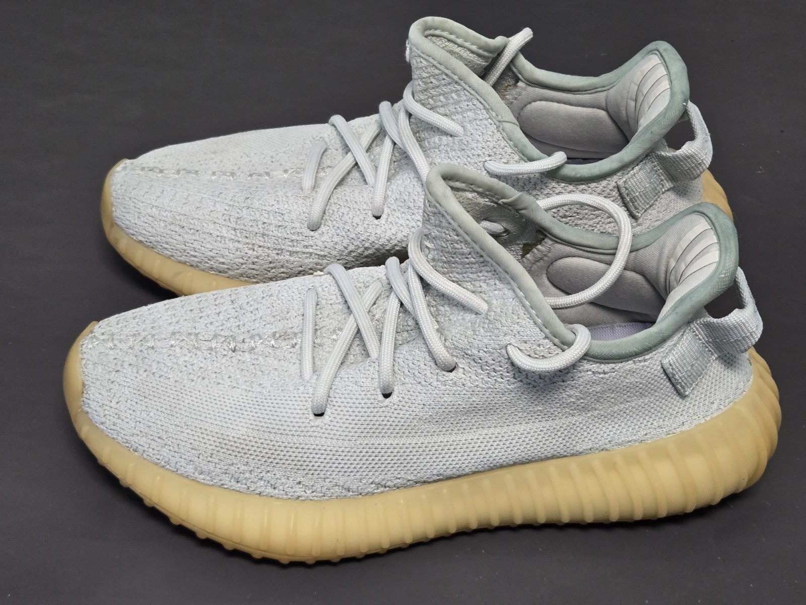 Adidas Yeezy Boost 350 V2 Sneaker Mens Shoes Size 8 Multi Color
