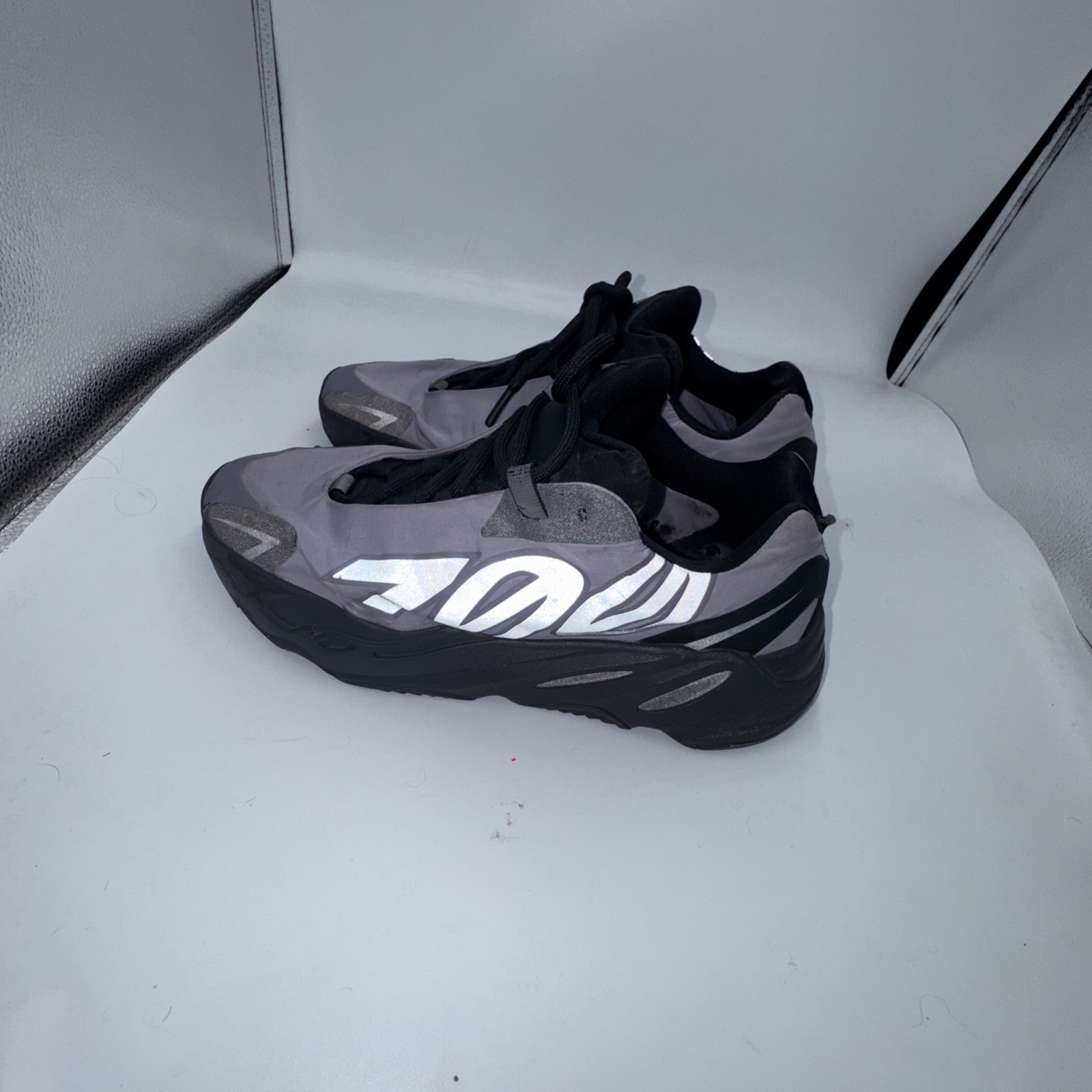 Adidas Yeezy 700 Mnvn Geode Men’s Size 10.5 Used Lining Torn