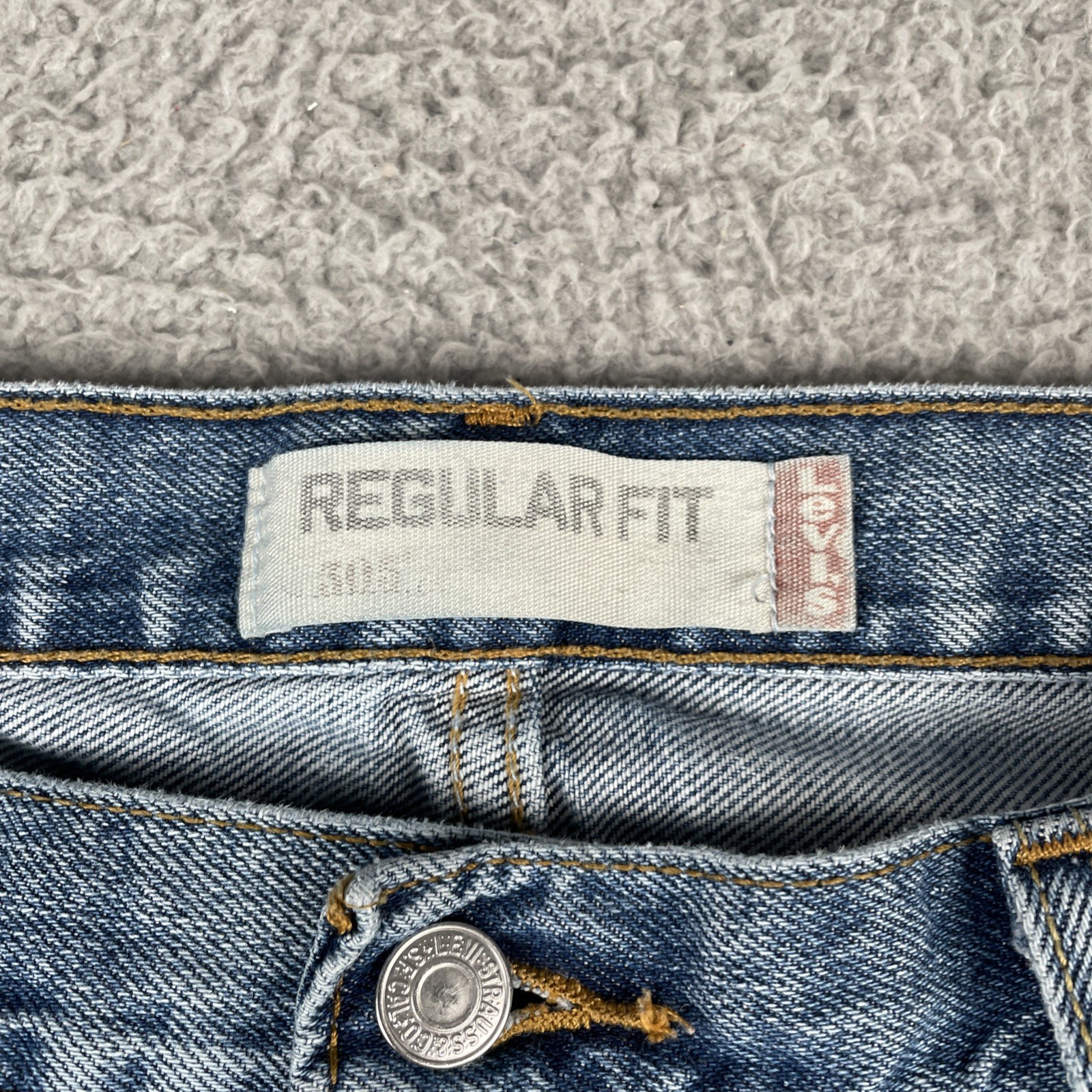 Vtg Levi’s 505 Denim Jeans Stone Washed Blue 36×29 Measures 35×28 EUC Y2K