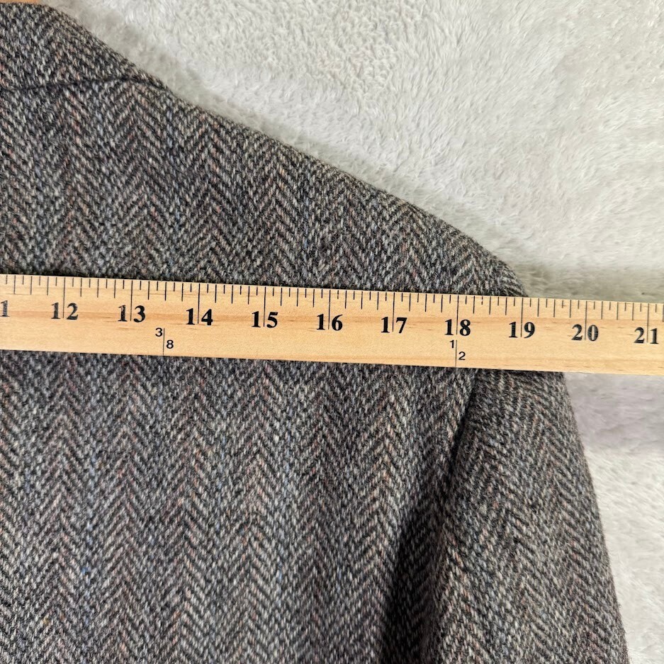 VINTAGE Harris Tweed Men 42R Sport Coat Thick Grey Herringbone Scottish Wool USA