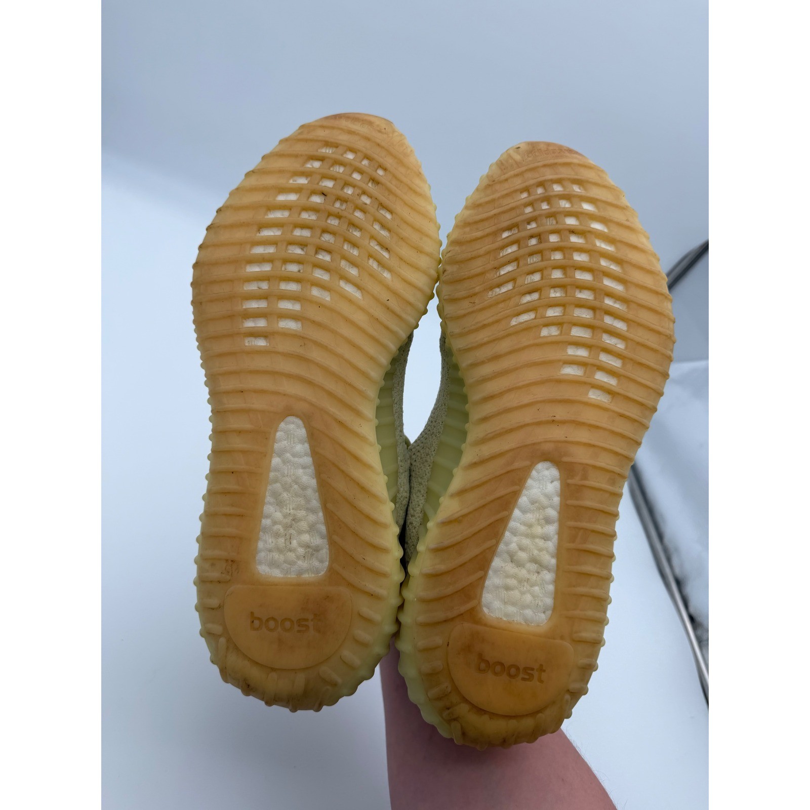 Adidas Yeezy Boost 350 V2 Butter Mens Pale Yellow Sneakers F36980 Size 9.5