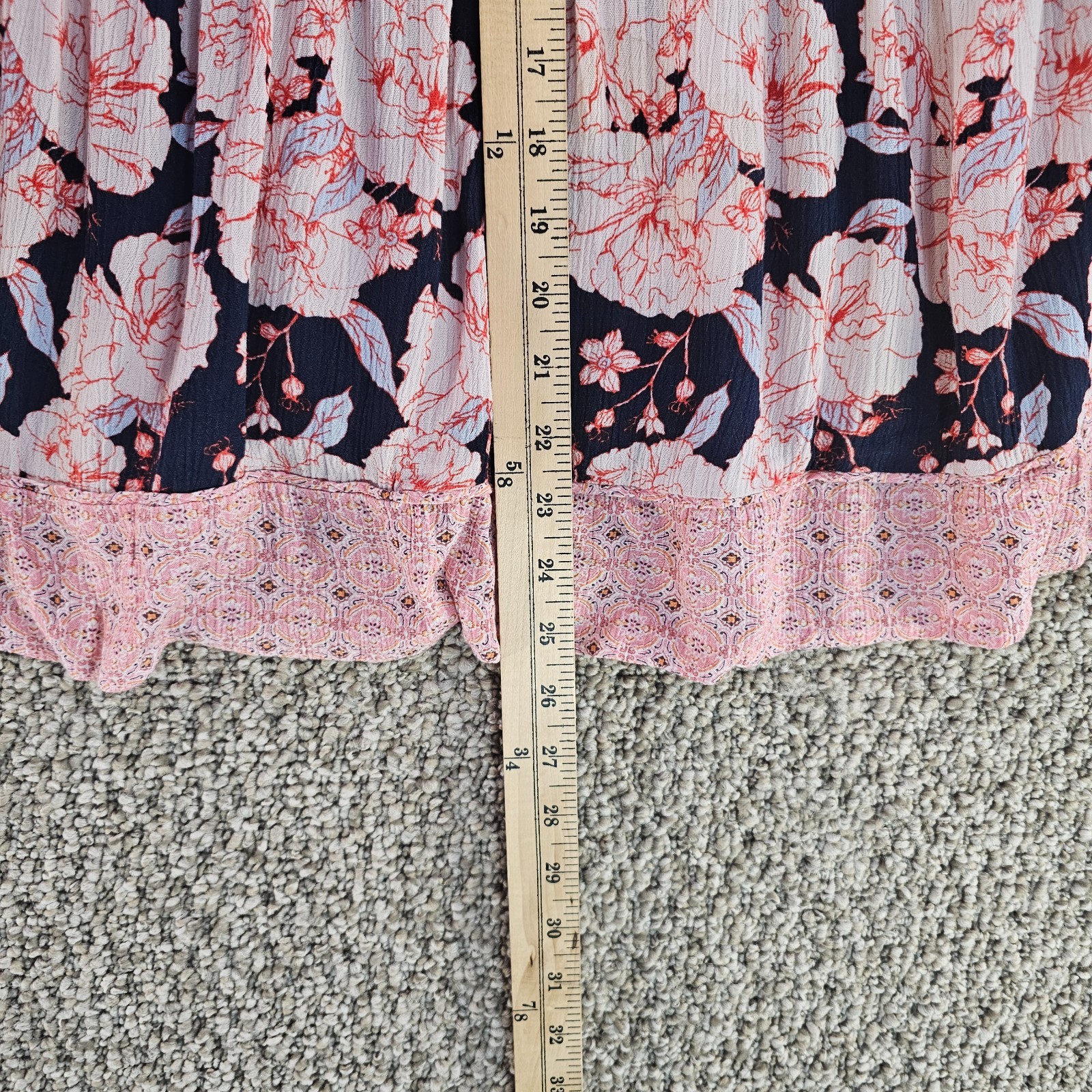 Knox Rose Top Blouse Womans Small Short Sleeve V-Neck Floral