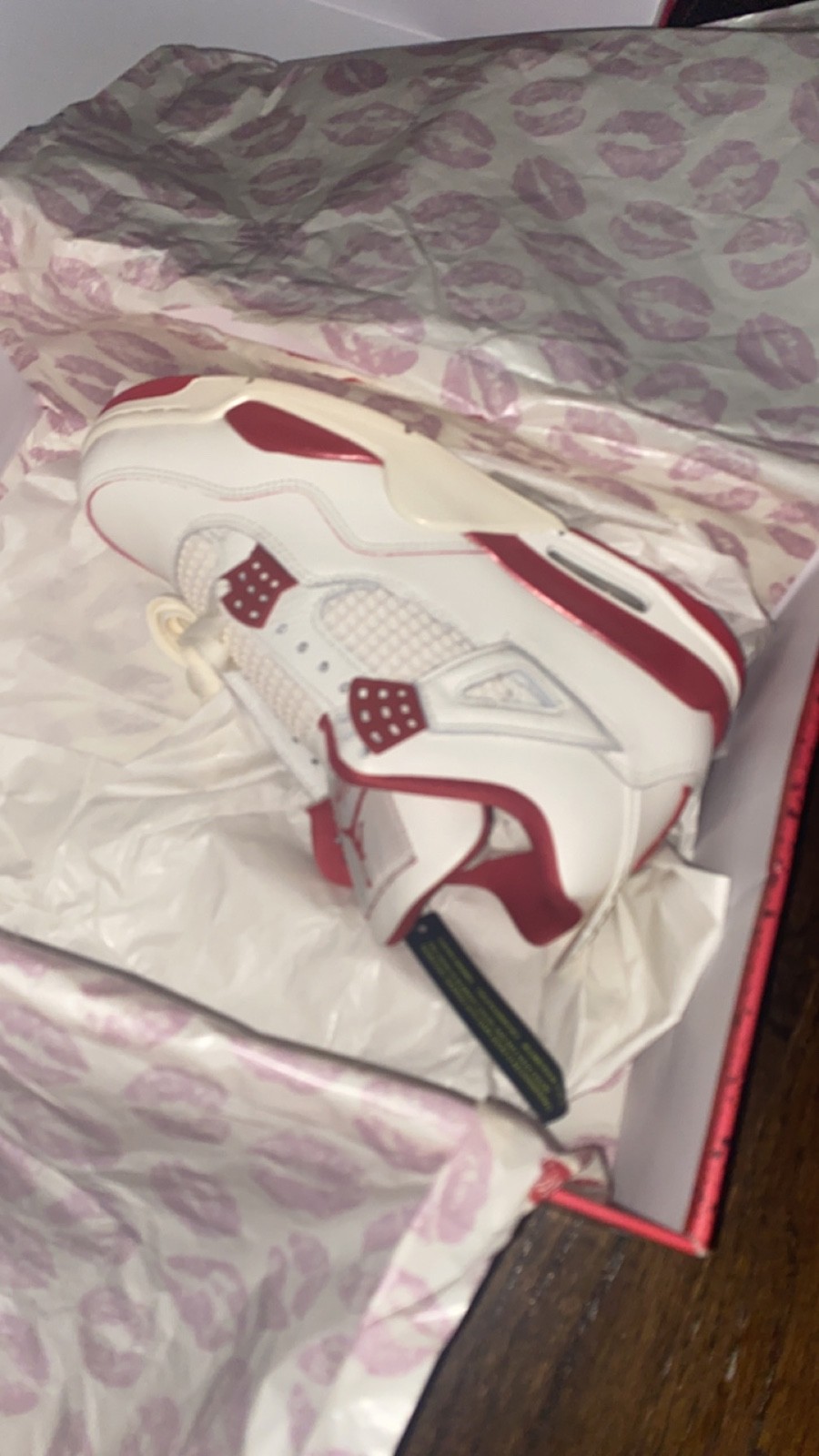 Size 9 – Air Jordan 4 Retro Valentine’s Day W