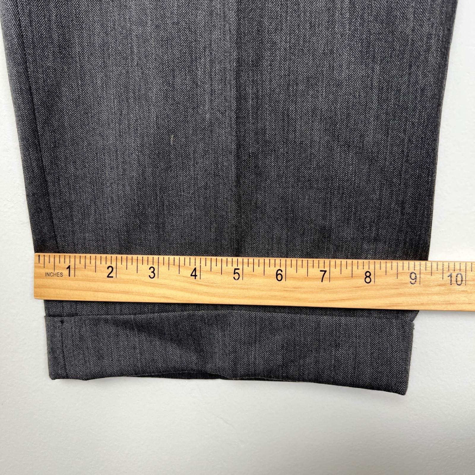 Jos A Bank Mens Charcoal Gray Herringbone Suit 2 Piece 2 Button Jacket Pants L40
