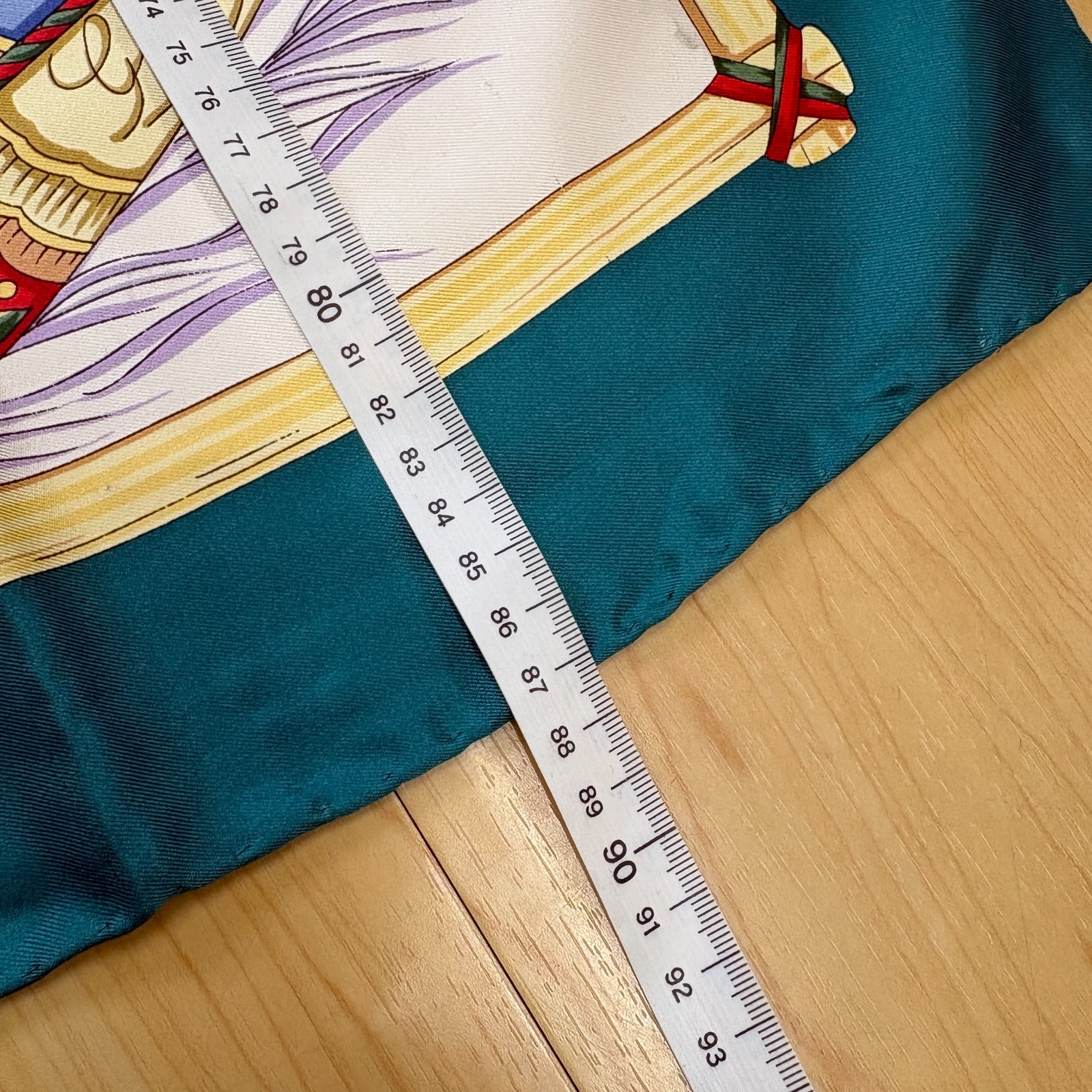 GUCCI scarf, floral pattern, ship?, green trim, no. 48
