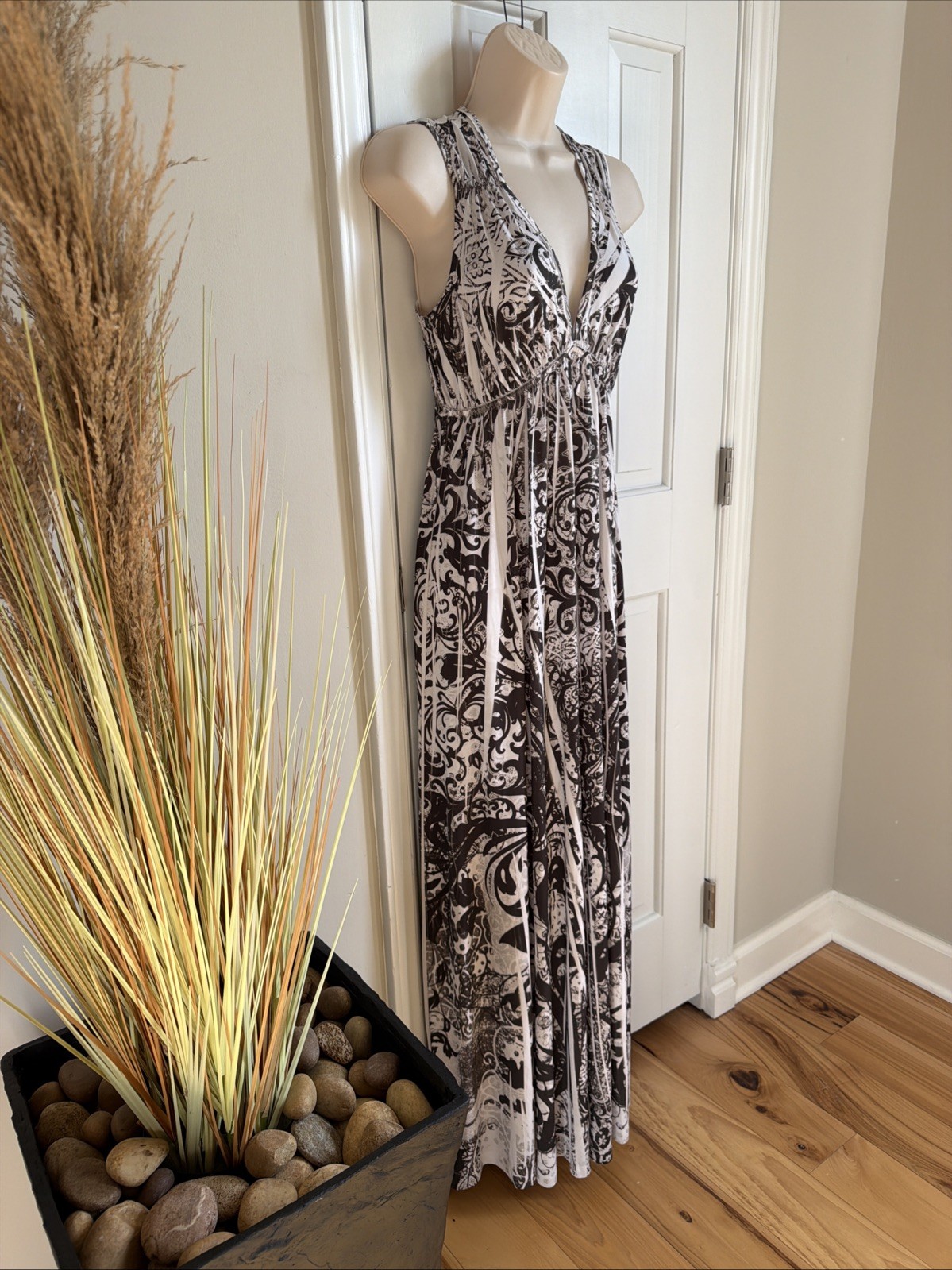 Oneworld Maxi Dress Size M Stretch Silky Jersey VNeck Empire Waist Black Floral