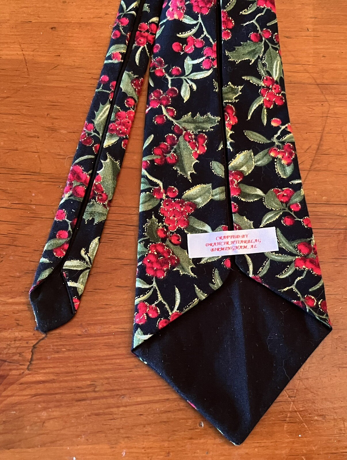 Christmas Neck Tie Artisan Handcrafted USA Cotton 58”x 3.5” Holly Berry Winter