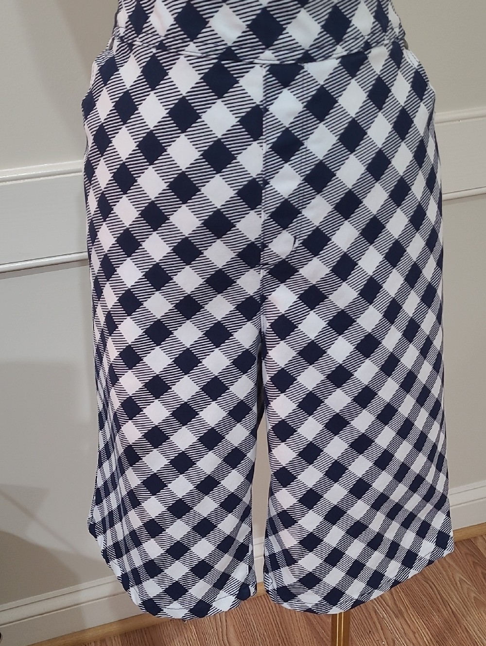 Kim Rogers Navy and White Gingham Wide Leg Bermuda Shorts – Size 18