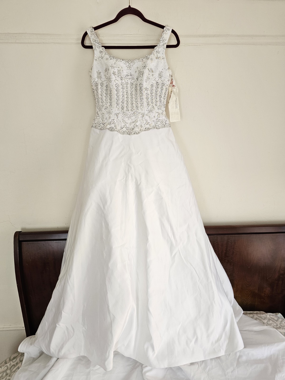 MORI LEE White Sequin Beaded Wedding Gown Dress sz 4 – 6 NEW Silver Embroidery