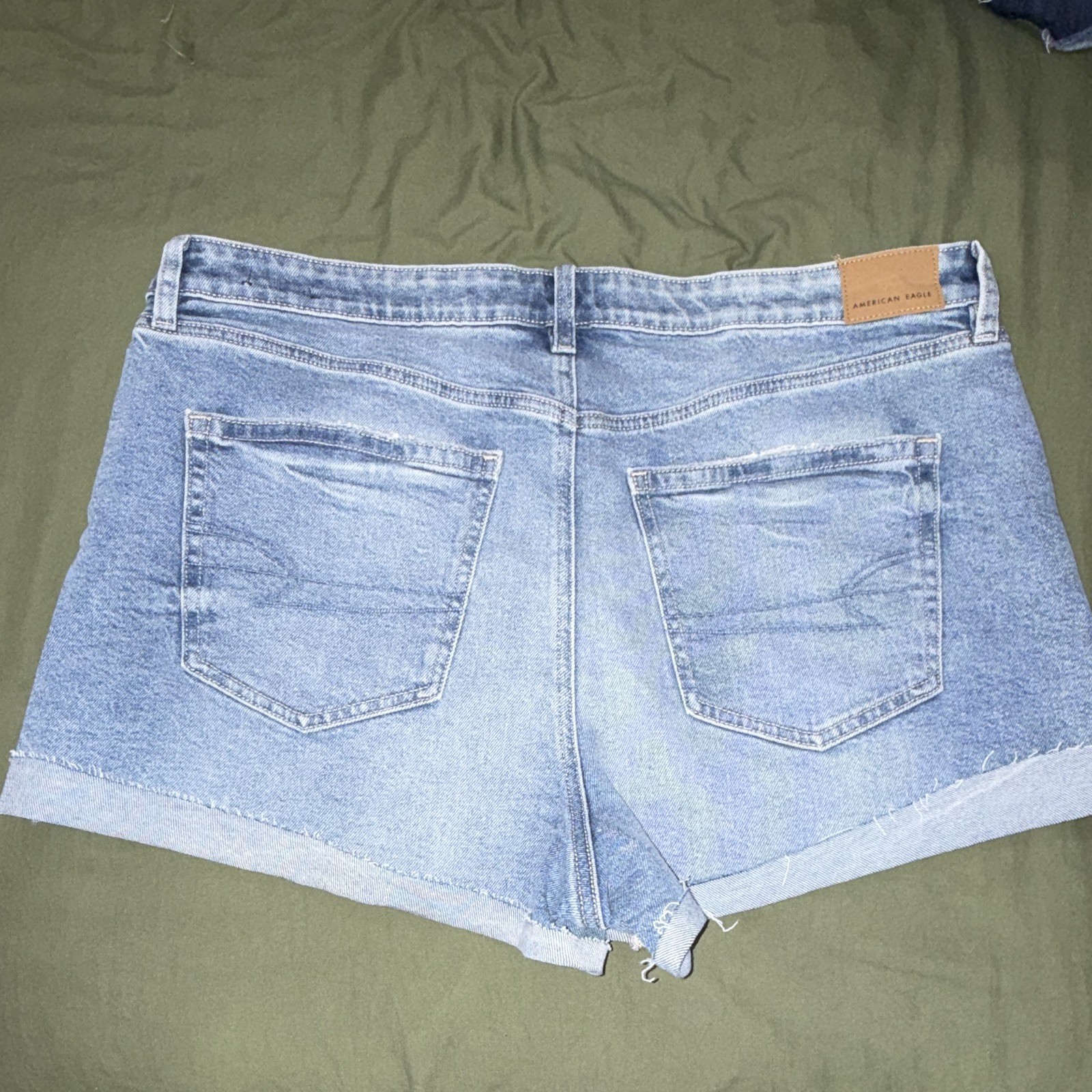 American Eagle Perfect Shortie Women’s 16 Blue Light Wash Mid Rise Denim Shorts