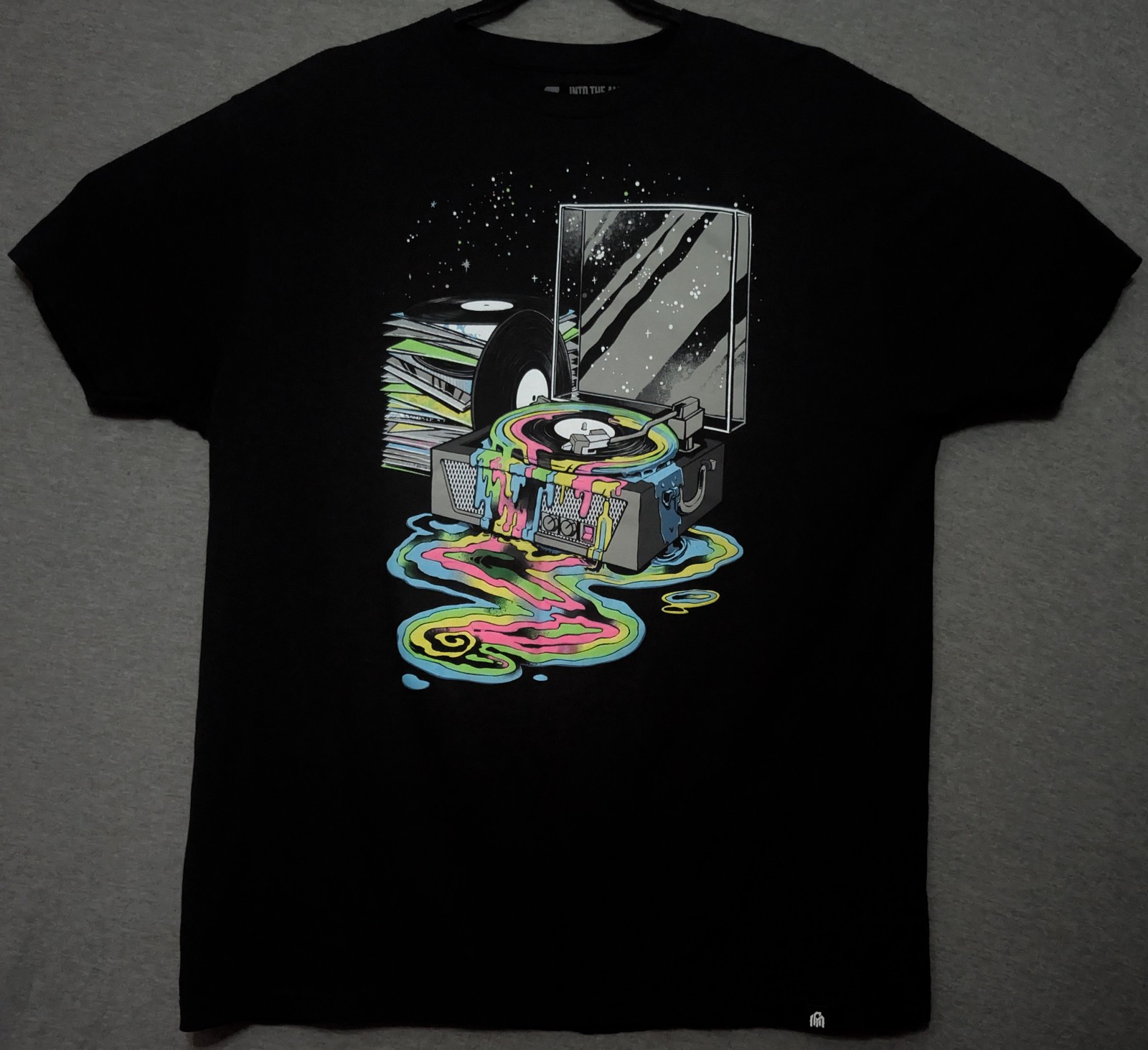 Into The AM Galactic Grooves II 2XL Black UV Reactive Shirt 24.5″ W X 31.5″ L