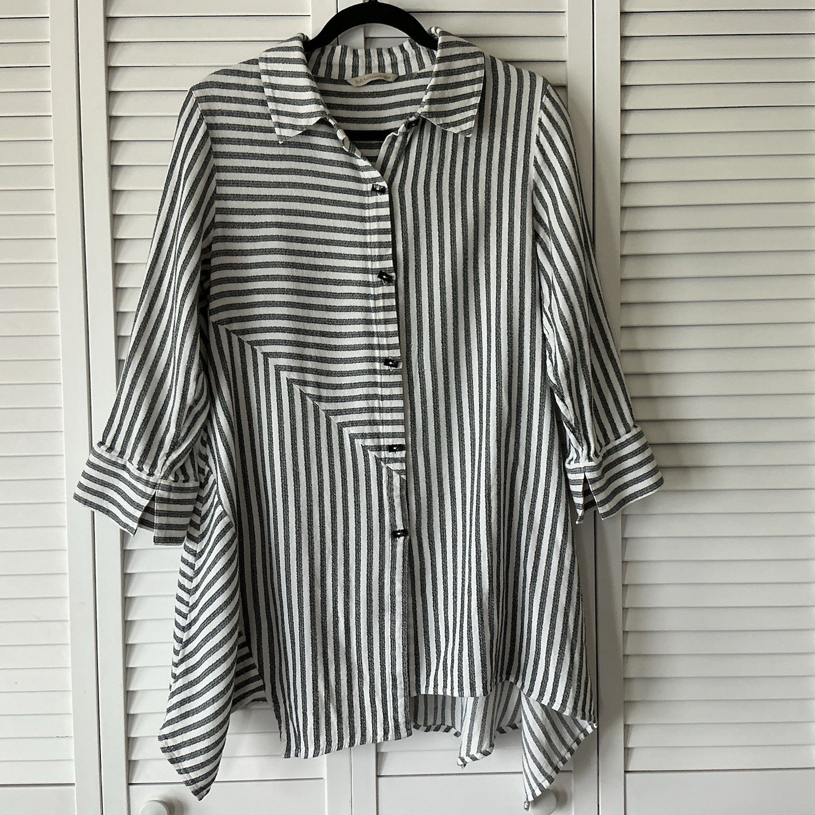 Soft Surroundings Standout Tunic Top Sz M Gray Stripe Lagenlook Flowy Boho Chic