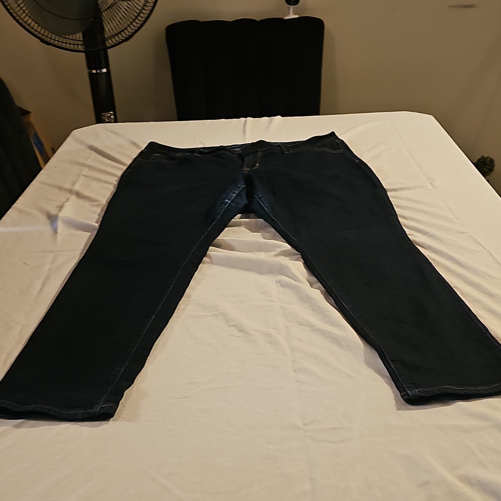 Old Navy Men’s Dark Wash Blue Denim Jeans Straight Fit 5-Pocket Mid Rise