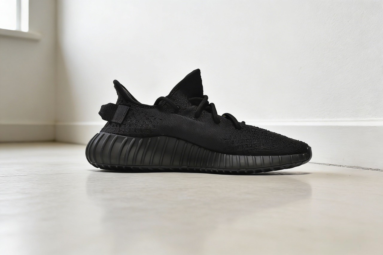 Adidas Yeezy Boost 350 V2 Onyx Black HQ4540 Men’s Sneakers