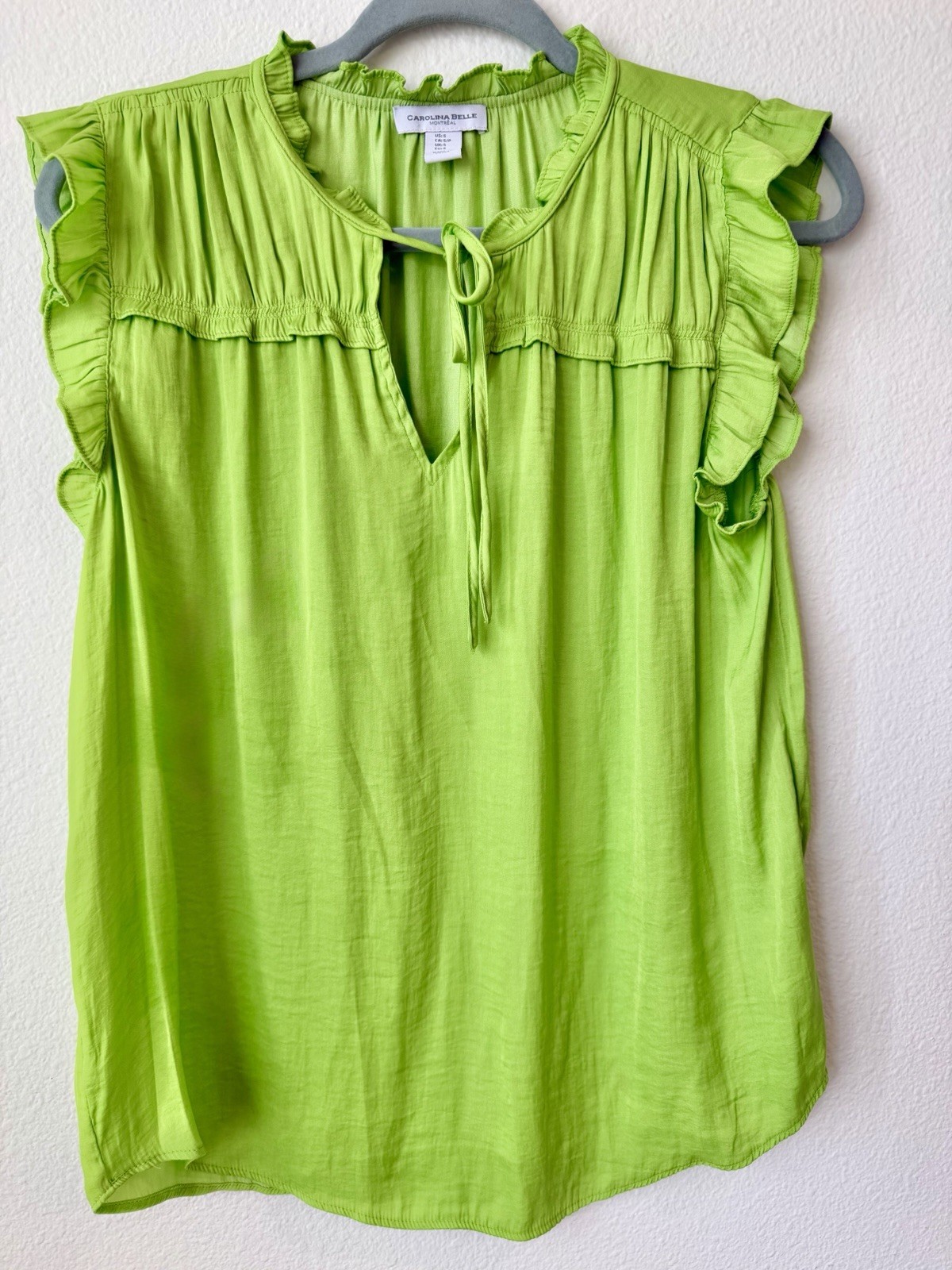 CAROLINA BELLE MONTREAL Blouse Ruffle Flutter Sleeve Keyhole Tie Lime Green S