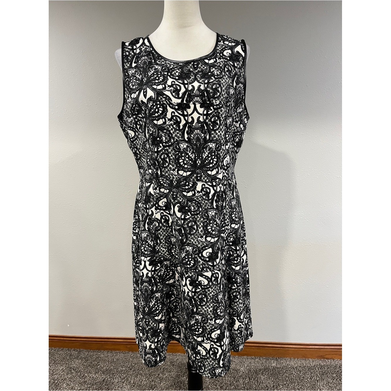 Calvin Klein Black & White Sleeveless Lace-Effect Fit-and-Flare Dress