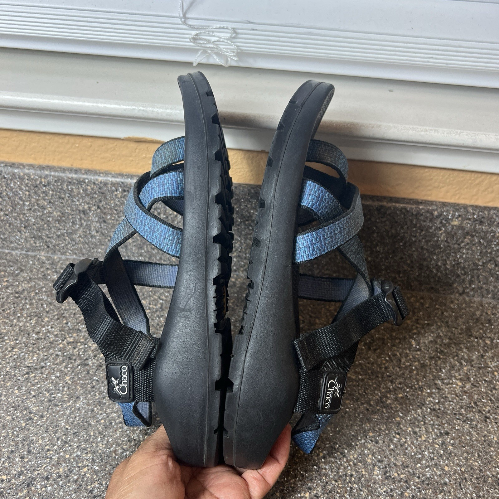 Chaco Summer Toe Ring Sandals Womens Size 9 Flats Strappy Blue Rubber Synthetic