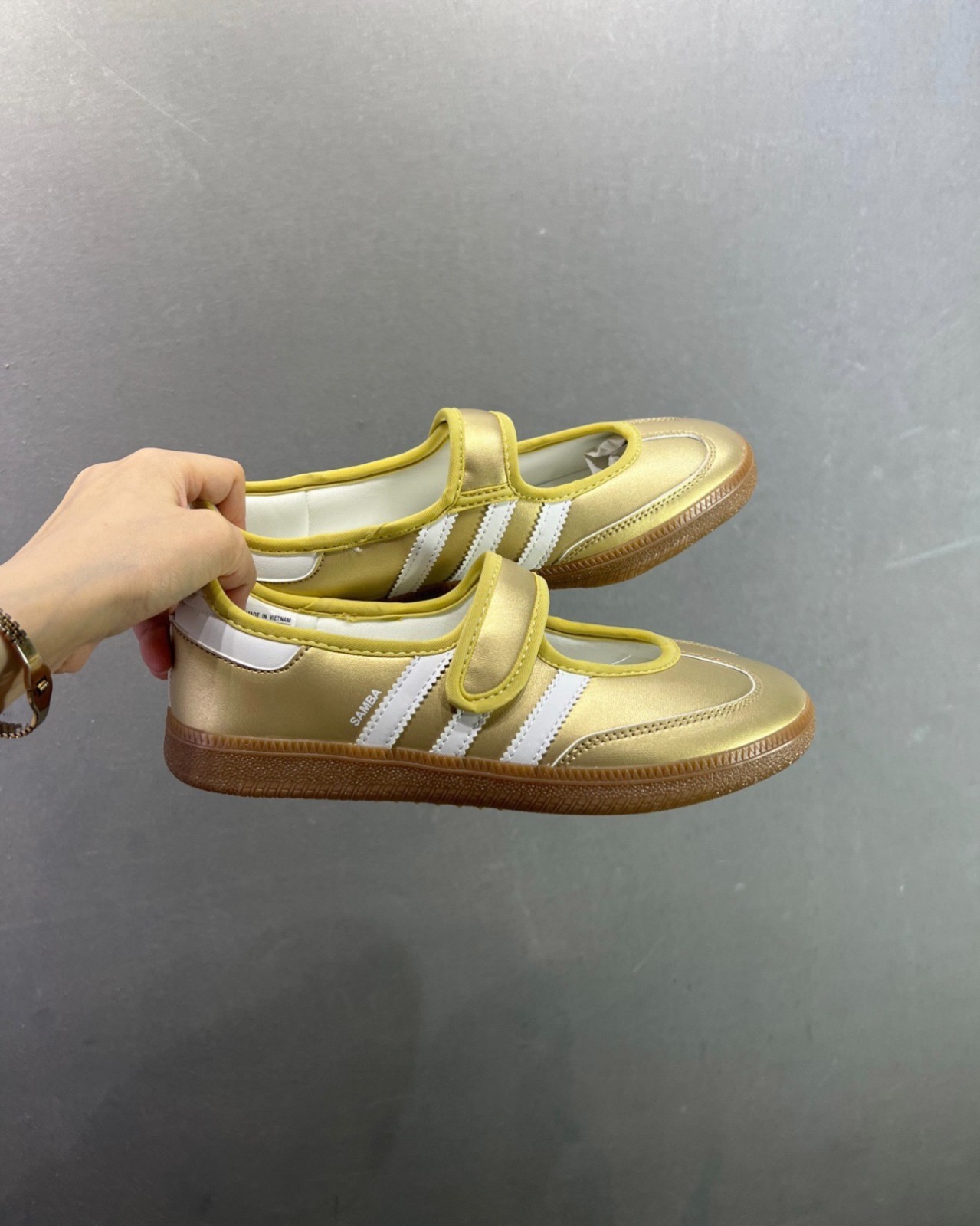 Adidas originals Women’s SAMBA JANE OG W Sneakers IH 6599 Metallic NEW WITH BOX