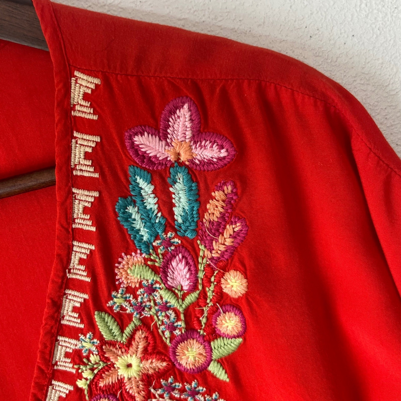 Solitaire L Embroidered Blouse Red Boho Floral V-Neck Top Peasant Festival Folk