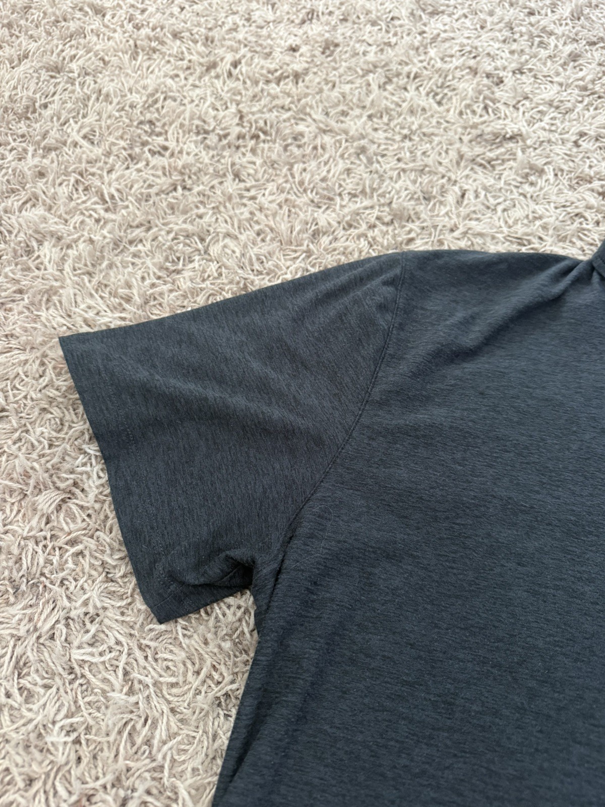 Vuori Men Strato Tech Polo Shirt Dark Gray Size Large Charcoal Heather Color