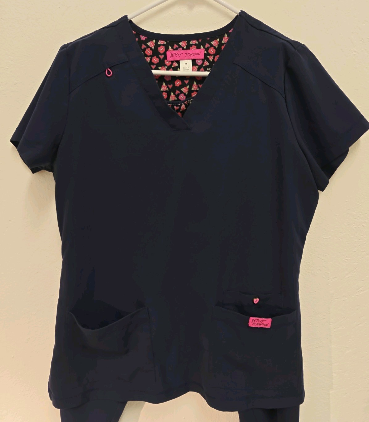 Betsey Johnson – Women’s Navy Blue Scrub Set. Top- M Pants Petite M See Picture